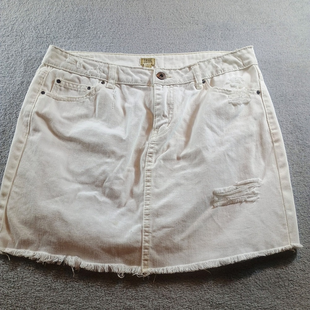 True Craft Women Denim Mini Skirt White‎ Size 7 Distressed Frayed Hem Y2K Summer